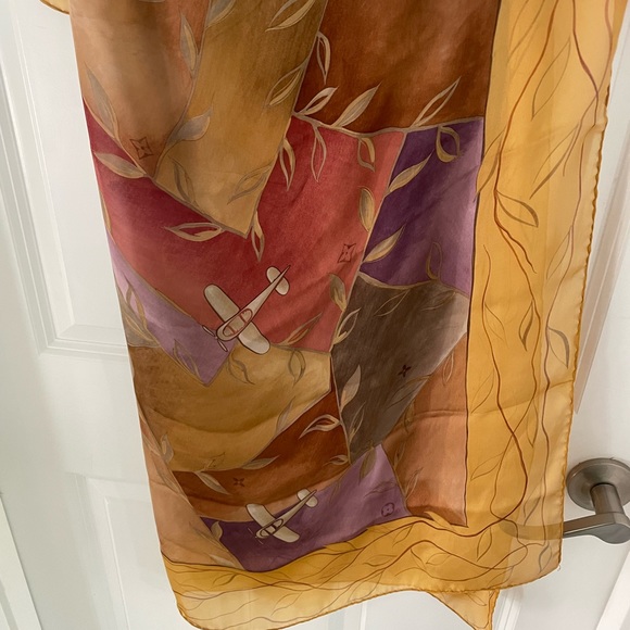 Authentic Louis Vuitton silk scarf - Picture 2 of 5